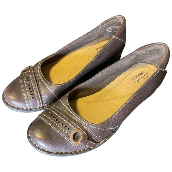 Clarks Collection Brown Leather Slip On Round Toe Shes Sz 7.5 - Picture 1 of 9